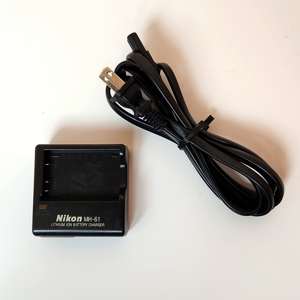 Nikon MH-61 lithium ion battery charger Cleaned & Tested